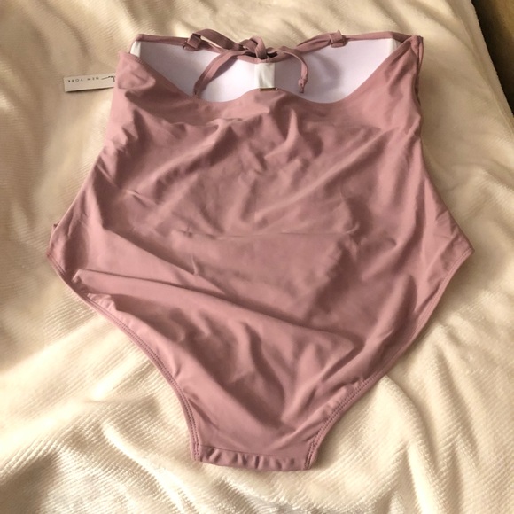 Nicole Miller New York Plus Size 2X Cross-front Swimsuit - Picture 5 of 10